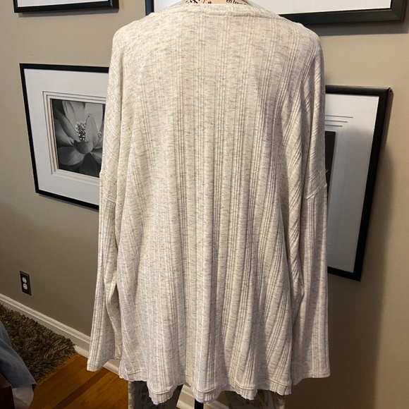 NWT Time & Tru XXL (20) V-Neck Long Sleeve Tee - Picture 2 of 6